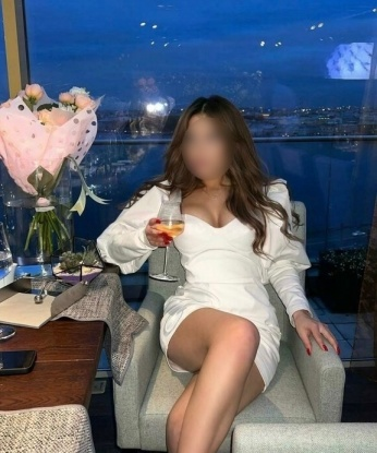 У меня ты найдешь самую разнообразную палитру услуг, которая унесет тебя в мир наслаждения и удовольствия. Я продемонстрирую тебе свою экспертность в эротическом массаже и приятной беседе. Мои отзывы говорят сами за себя. Доверься моему лихому опыту и ты не пожалеешь. Открой для себя новые грани пикантности со мной. Больше фото и контактная информация доступны на моем профиле. Живу в замечательном городе Москва. Олеся